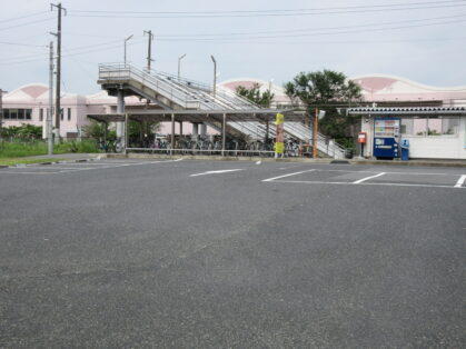 八浜駅月極駐車場