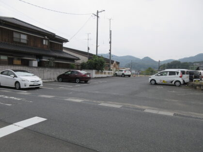 彦崎駅月極駐車場