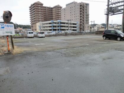 益田駅北月極駐車場