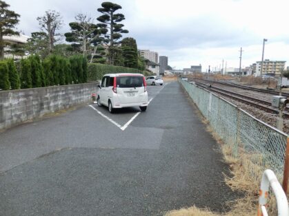 雪舟踏切月極駐車場